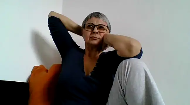 Snapshot of roseblak42 chatting on 03/15/25, 08:58 roseblak42 online show from 03/15/25, 08:58