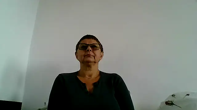 Snapshot of roseblak42 chatting on 10/02/25, 12:45 roseblak42 online show from 10/02/25, 12:45