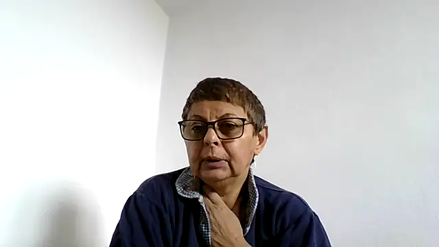 Snapshot of roseblak42 chatting on 10/18/25, 10:27 roseblak42 online show from 10/18/25, 10:27