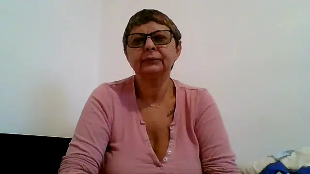 Snapshot of roseblak42 chatting on 10/30/25, 02:51 roseblak42 online show from 10/30/25, 02:51