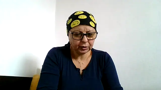 Snapshot of roseblak42 chatting on 11/19/25, 09:42 roseblak42 online show from 11/19/25, 09:42