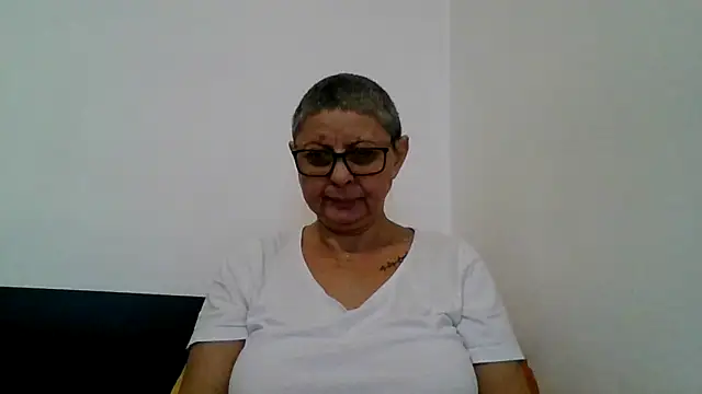 Snapshot of roseblak42 chatting on 11/23/25, 07:19 roseblak42 online show from 11/23/25, 07:19