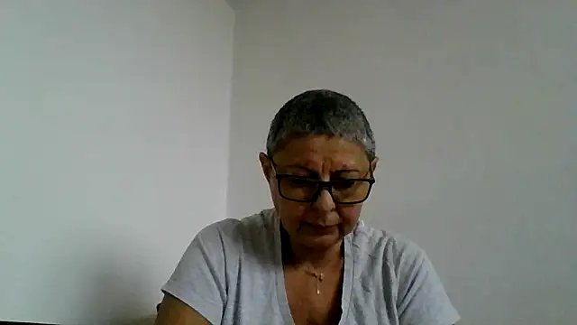 Snapshot of roseblak42 chatting on 11/24/25, 11:21 roseblak42 online show from 11/24/25, 11:21