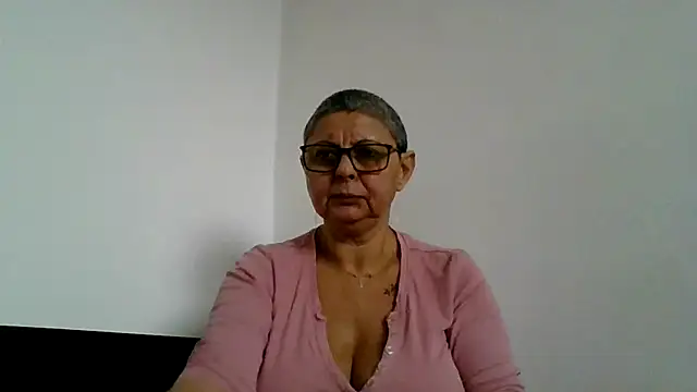 Snapshot of roseblak42 chatting on 11/28/25, 09:12 roseblak42 online show from 11/28/25, 09:12