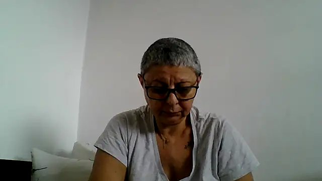 Snapshot of roseblak42 chatting on 12/05/25, 10:02 roseblak42 online show from 12/05/25, 10:02