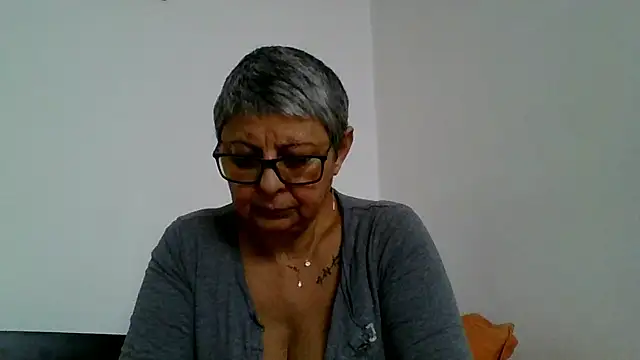 roseblak42 online show from 01/08/26, 11:45