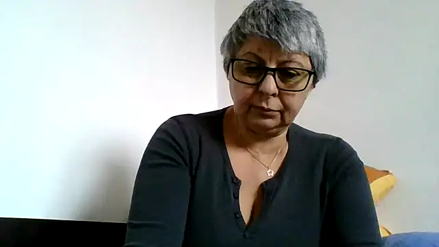 roseblak42 online show from 02/16/26, 01:29