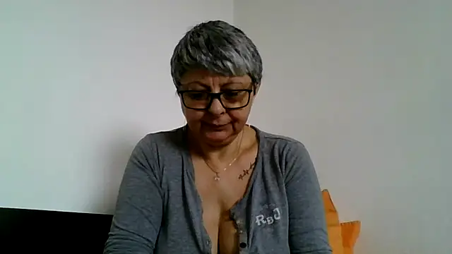 roseblak42 online show from 03/29/26, 07:52