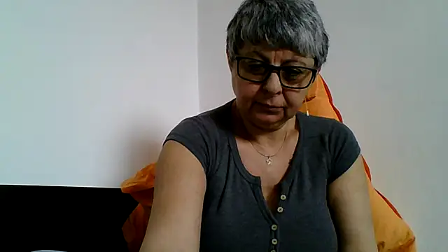 roseblak42 online show from 03/31/26, 10:48