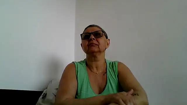 roseblak42 online show from 04/09/26, 08:31