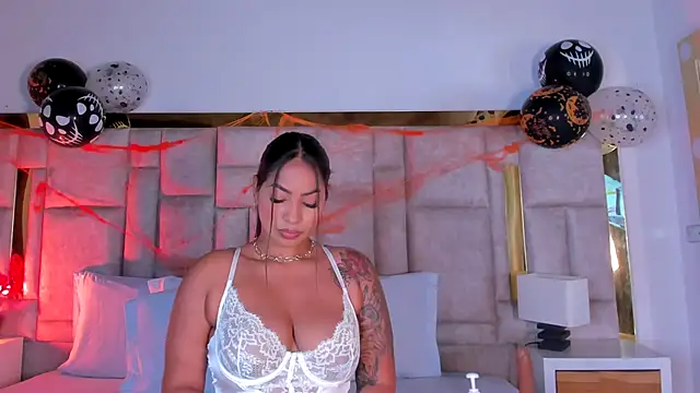 Miss Abigail  online show from 10/25/25, 01:18