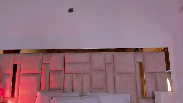 Miss Abigail  online show from 11/05/25, 01:33