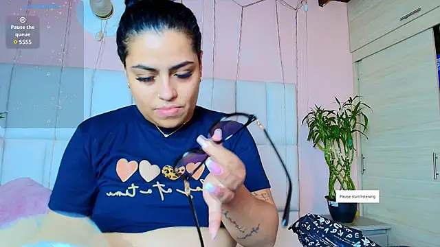 kiana cream online show from 02/12/25, 11:40