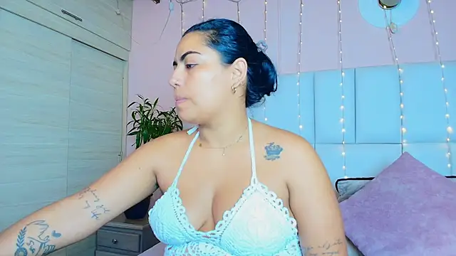 kiana cream online show from 03/07/25, 11:40