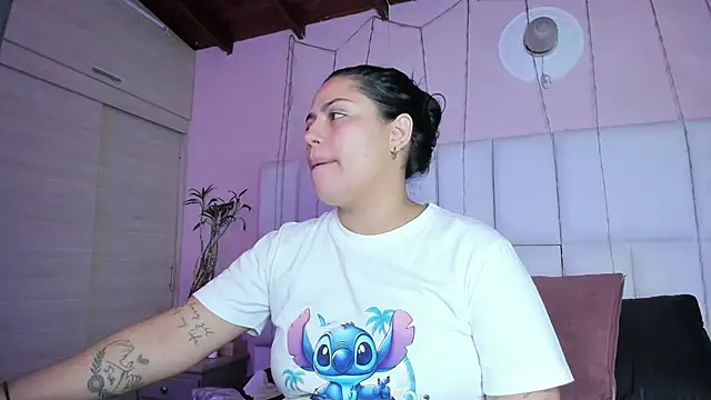 kiana cream online show from 09/24/25, 12:30