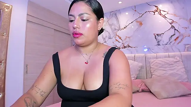 Snapshot of kiana_cream chatting on 01/07/26, 03:31 kiana cream online show from 01/07/26, 03:31