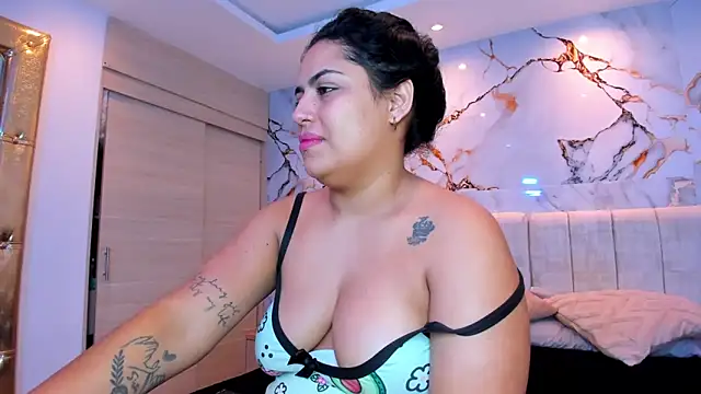 kiana cream online show from 05/20/26, 01:50