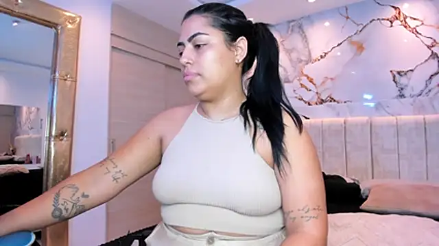 kiana cream online show from 05/25/26, 11:49