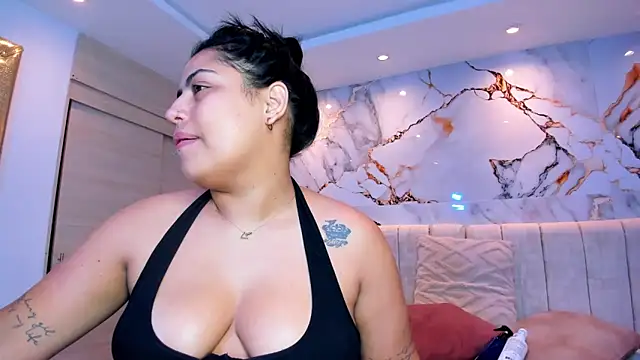 kiana cream online show from 06/17/26, 11:34