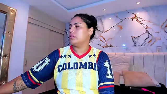kiana cream online show from 07/08/26, 01:15