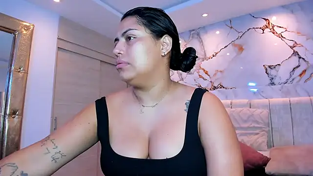 kiana cream online show from 07/09/26, 12:20