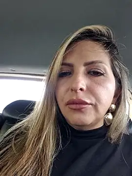 Snapshot of _Abril-Office1 chatting on 03/17/25, 02:45 Abril-Office1 online show from 03/17/25, 02:45