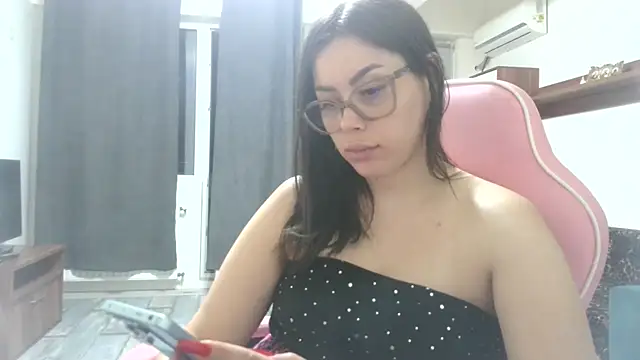 LovelyJulliette online show from 06/01/26, 10:33