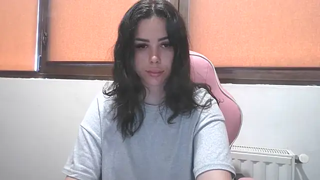 Snapshot of LovelyJulliette chatting on 07/19/26, 10:52 LovelyJulliette online show from 07/19/26, 10:52