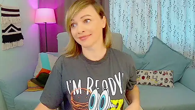 Snapshot of NandiSmile chatting on 10/27/25, 08:07 NandiSmile online show from 10/27/25, 08:07