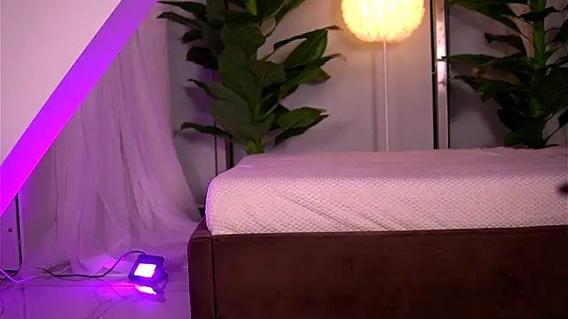 KaylaBray online show from 10/25/25, 03:25