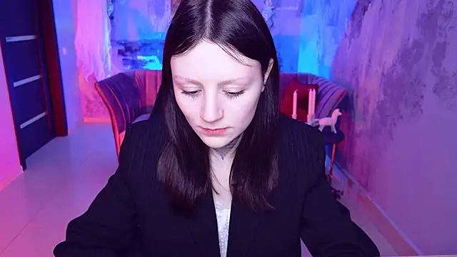 Snapshot of VeliraBraitberg chatting on 12/18/24, 11:13 VeliraBraitberg online show from 12/18/24, 11:13