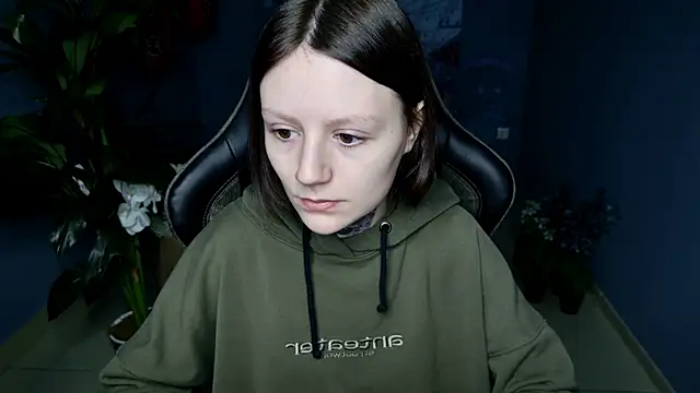 Snapshot of VeliraBraitberg chatting on 03/22/25, 05:06 VeliraBraitberg online show from 03/22/25, 05:06