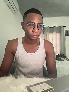 Snapshot of Arwens_bell08 chatting on 03/02/25, 02:43 Arwens bell08 online show from 03/02/25, 02:43