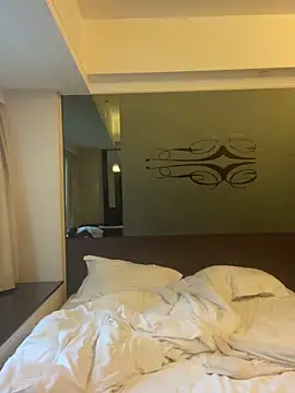 Snapshot of cokezero1668 chatting on 02/17/25, 11:42 cokezero1668 online show from 02/17/25, 11:42