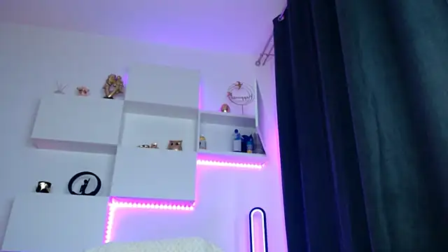 arianatattoos online show from 03/26/26, 06:52