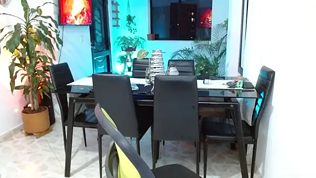 Snapshot of giannandblacke chatting on 02/17/25, 11:31 giannandblacke online show from 02/17/25, 11:31