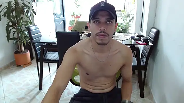 Snapshot of giannandblacke chatting on 03/04/25, 04:52 giannandblacke online show from 03/04/25, 04:52