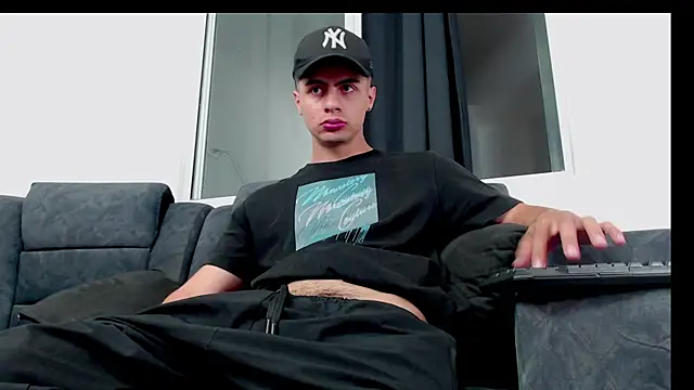 Snapshot of Stiven_CL chatting on 09/18/25, 03:58 Stiven CL online show from 09/18/25, 03:58