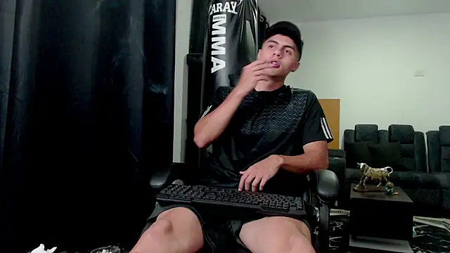 Snapshot of Stiven_CL chatting on 11/20/25, 05:40 Stiven CL online show from 11/20/25, 05:40