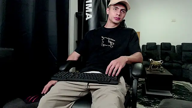 Snapshot of Stiven_CL chatting on 11/24/25, 07:08 Stiven CL online show from 11/24/25, 07:08