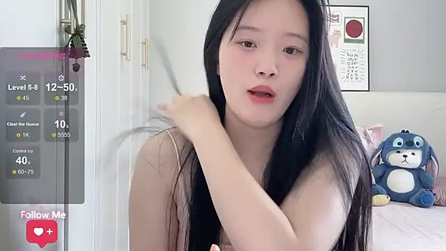Snapshot of rose-u chatting on 04/26/26, 01:25 rose-u online show from 04/26/26, 01:25
