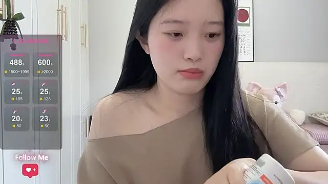 Snapshot of rose-u chatting on 05/09/26, 01:11 rose-u online show from 05/09/26, 01:11