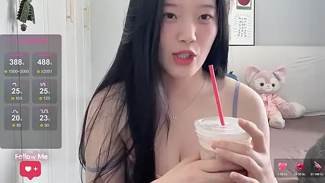 Snapshot of rose-u chatting on 05/26/26, 01:23 rose-u online show from 05/26/26, 01:23