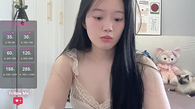 Snapshot of rose-u chatting on 05/31/26, 01:36 rose-u online show from 05/31/26, 01:36