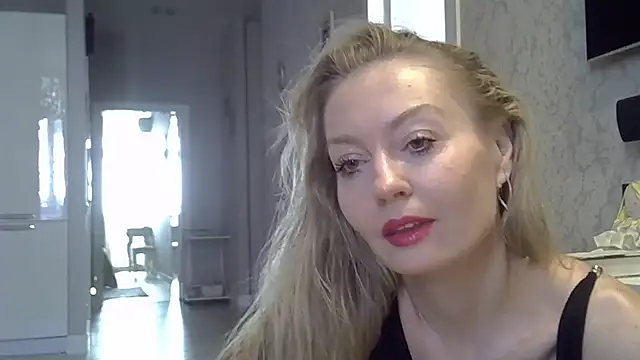 ZarinaSwift online show from 09/15/25, 04:34
