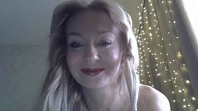 Snapshot of ZarinaSwift chatting on 12/21/25, 07:37 ZarinaSwift online show from 12/21/25, 07:37