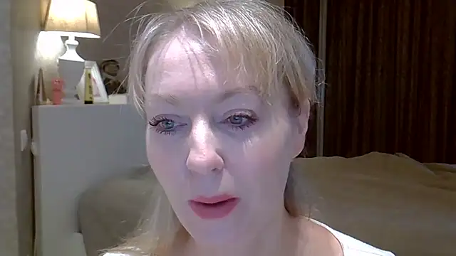 Snapshot of ZarinaSwift chatting on 02/03/26, 04:21 ZarinaSwift online show from 02/03/26, 04:21