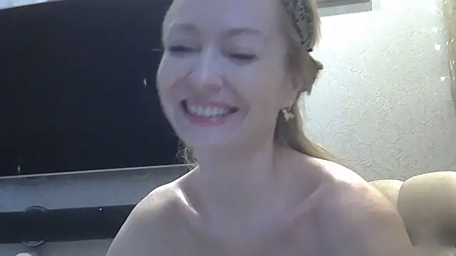 Snapshot of ZarinaSwift chatting on 02/21/26, 06:36 ZarinaSwift online show from 02/21/26, 06:36