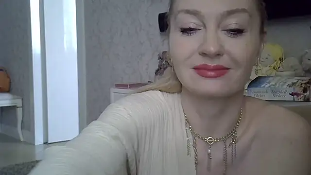Snapshot of ZarinaSwift chatting on 02/22/26, 06:24 ZarinaSwift online show from 02/22/26, 06:24
