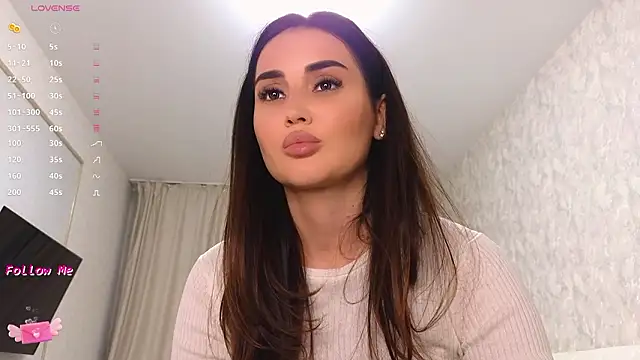 Snapshot of LaraSkinny chatting on 02/13/26, 02:24 LaraSkinny online show from 02/13/26, 02:24